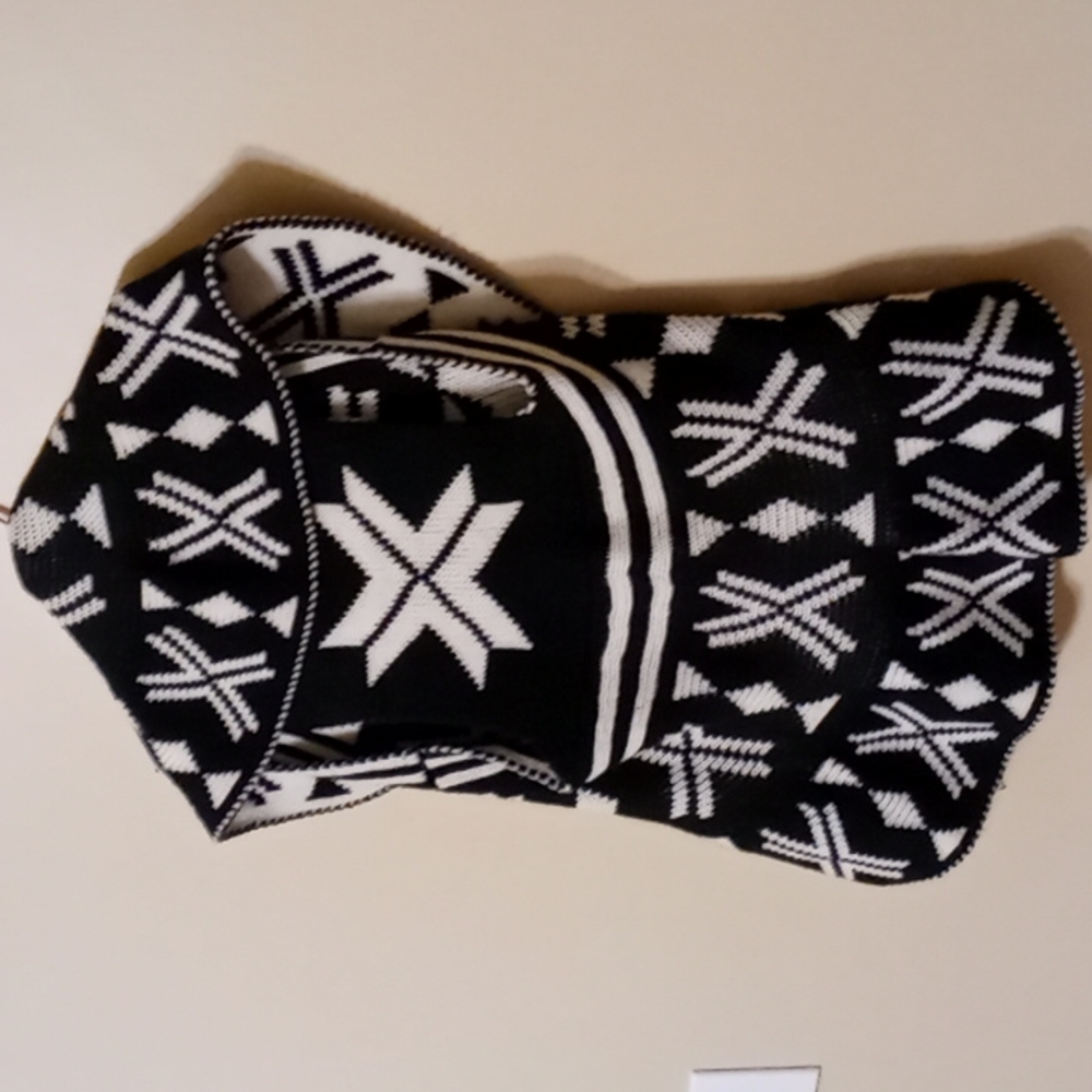 New Directions Black & White Sleeveless Sweater Cardigan - Picture 3 of 3